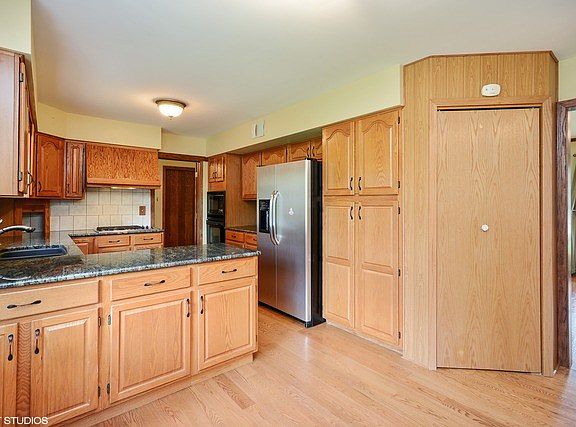 4th image of 2126 Peachtree Ln