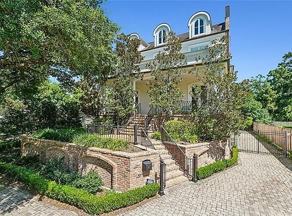 3rd image of 363 Walter Rd