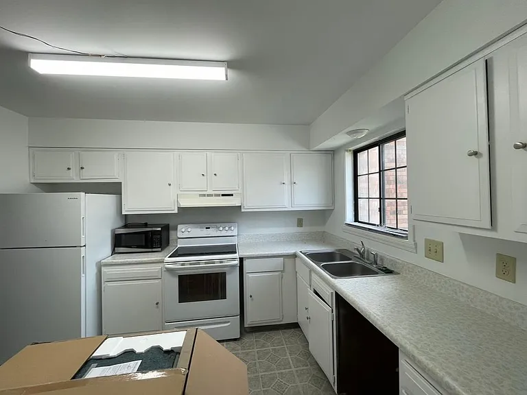 42 Terrace Ct — Photo 3