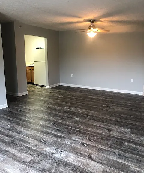 145 Hensel Dr — Photo 2