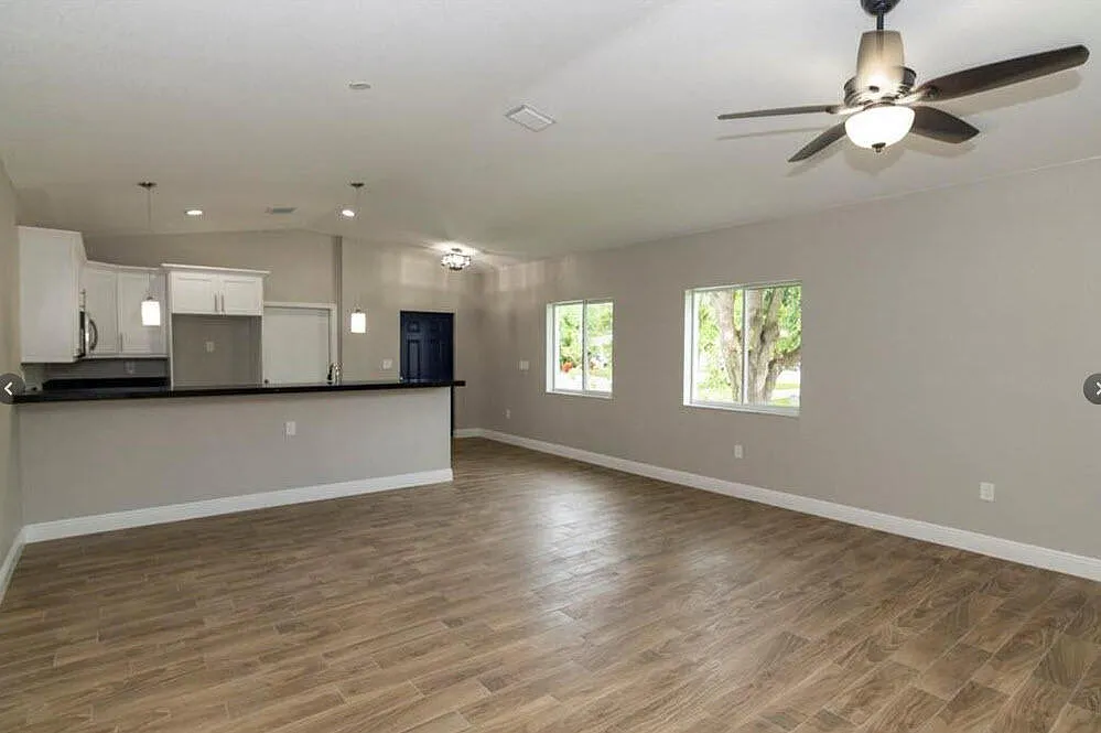 3 bed, 2.0 bath, 1639 sqft, $3,250 — Photo 4