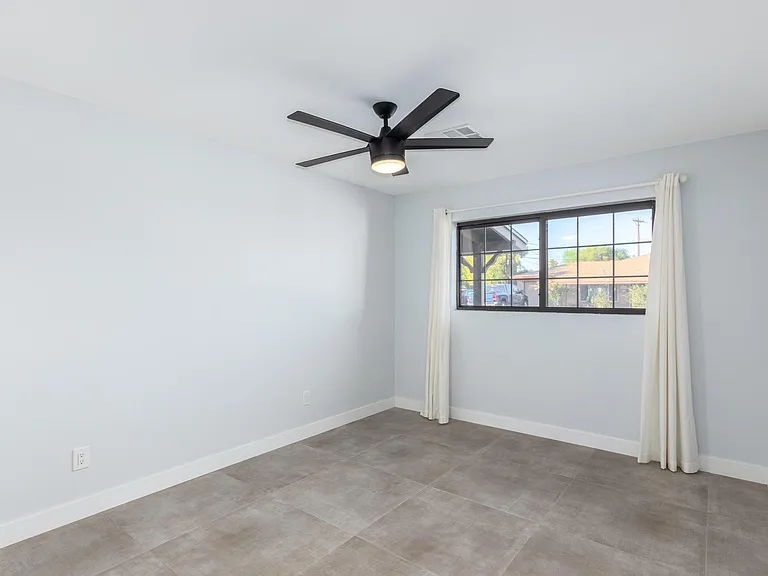 7431 E Coronado Rd — Photo 3