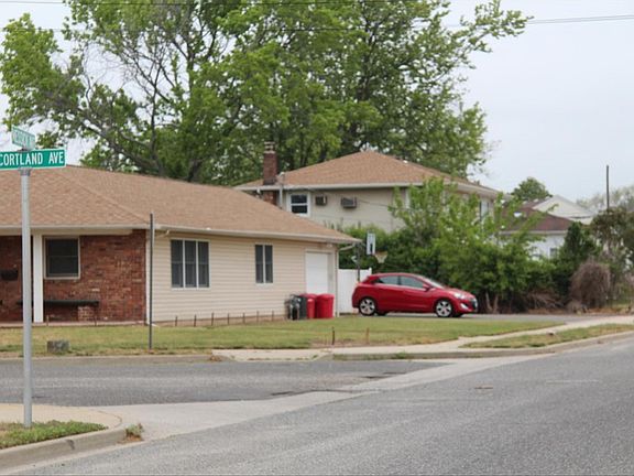 5th image of 332 W Cortland Ave