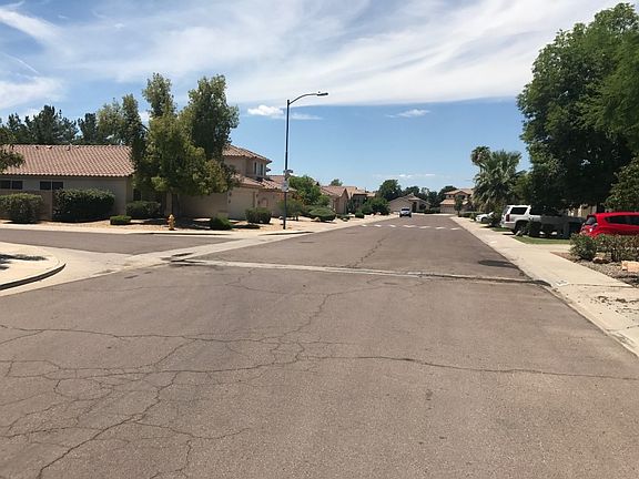 5th image of 2102 E Angela Dr