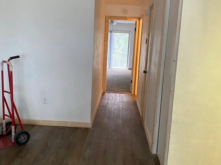 4906 Victoria Dr #204 — Photo 9