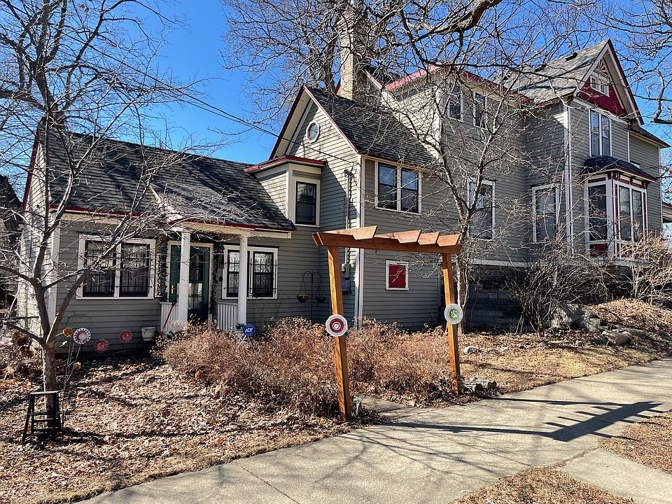 1st image of 2226 Fremont Ave N #2