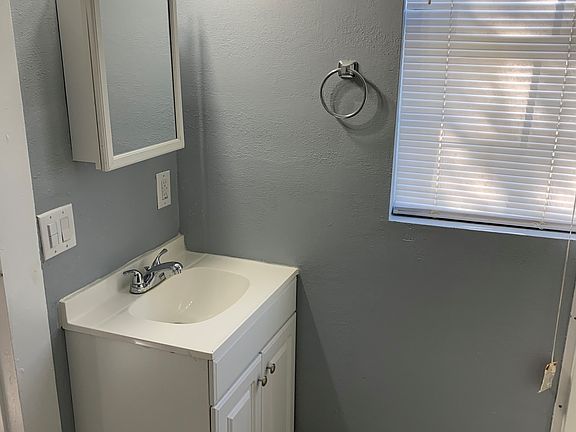 4th image of 230 W Lee Ave APT 1