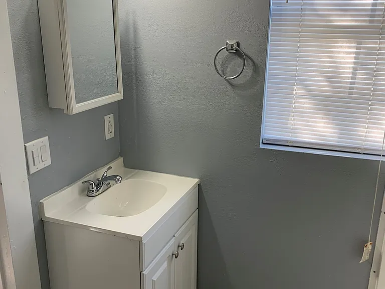 230 W Lee Ave #1 — Photo 4