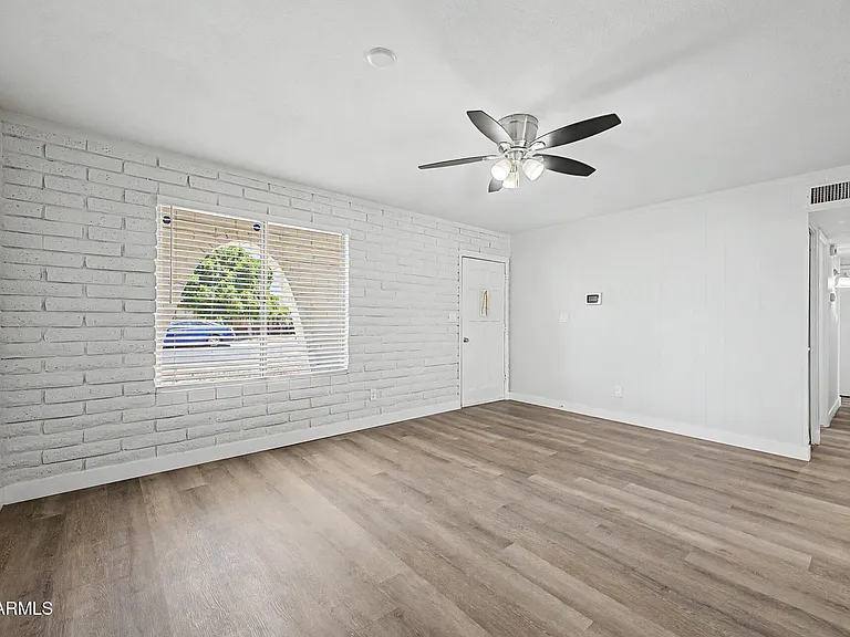 4214 W Lewis Ave — Photo 5