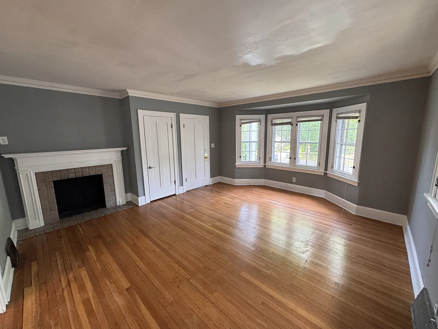 4 bed, 2.5 bath, 2567 sqft, $2,000 — Photo 2