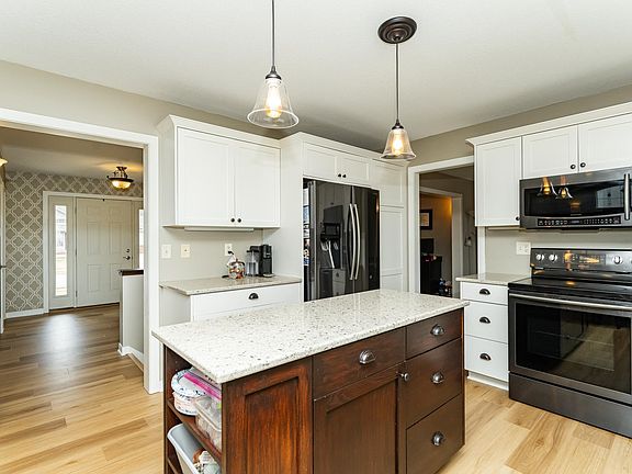 5th image of 3551 Hart Ln SW