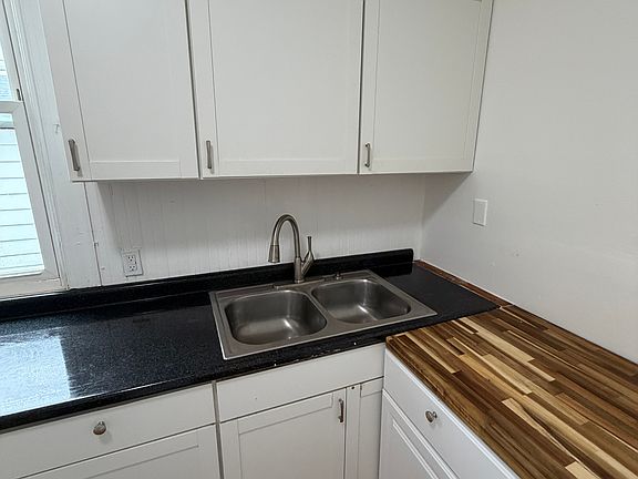 3rd image of 138 E Bridge St APT 1