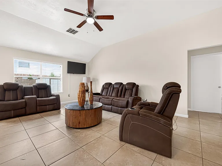 2510 Fox Water Dr — Photo 6