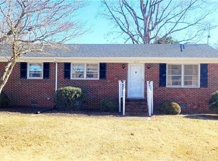 3012 Woodlawn Dr, Suffolk, VA 23434