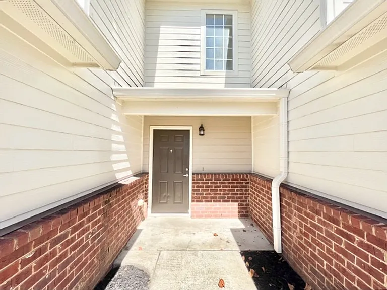 703 Majestic Dr — Photo 18