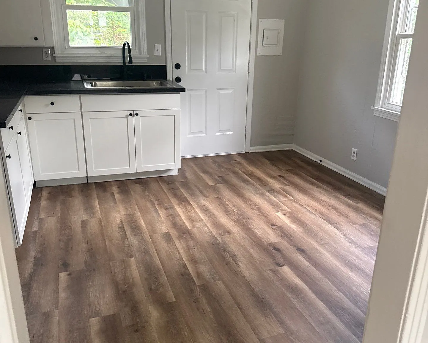 916 Monroe Rd #1, Brownsville - Unit 1 — Photo 3