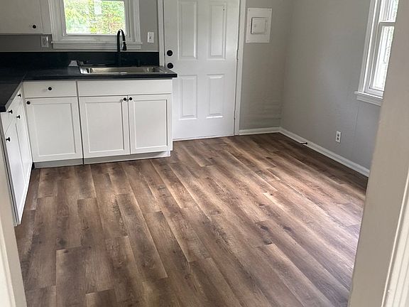 3rd image of 916 N Monroe Ave #1