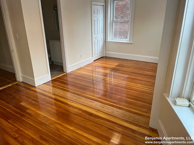 6 Barrows St #13 — Photo 12