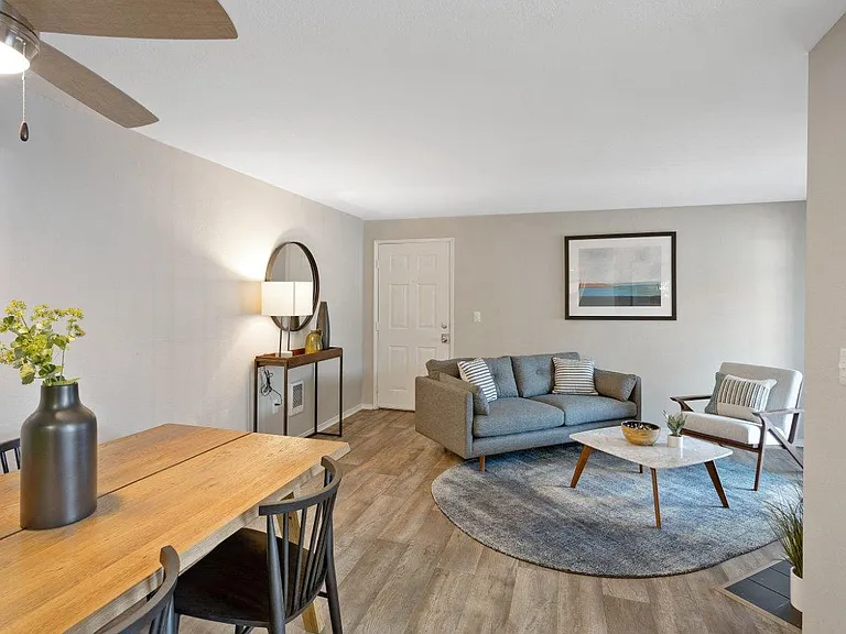 Alvista 23 Apartment Homes — Photo 12