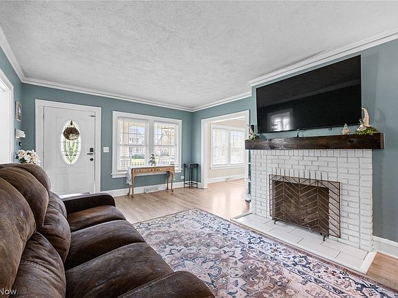 5th image of 2195 Arthur Ave