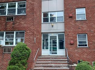 111 Broad Ave, Palisades Park, NJ 07650