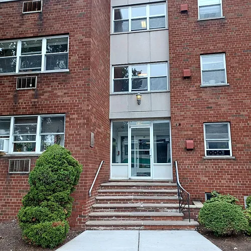 111 Broad Ave Photo 1
