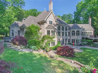 19286 Rosemary Rd, Spring Lake, MI 49456