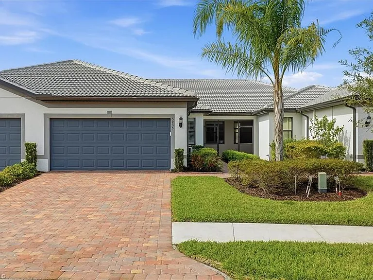 5935 Mayflower Way — Photo 2