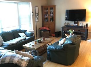 6975 Carriage Hill Dr APT 201, Brecksville, OH 44141