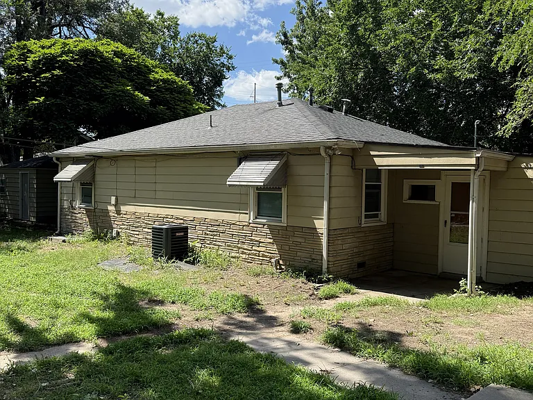 W Southerland St — Photo 18