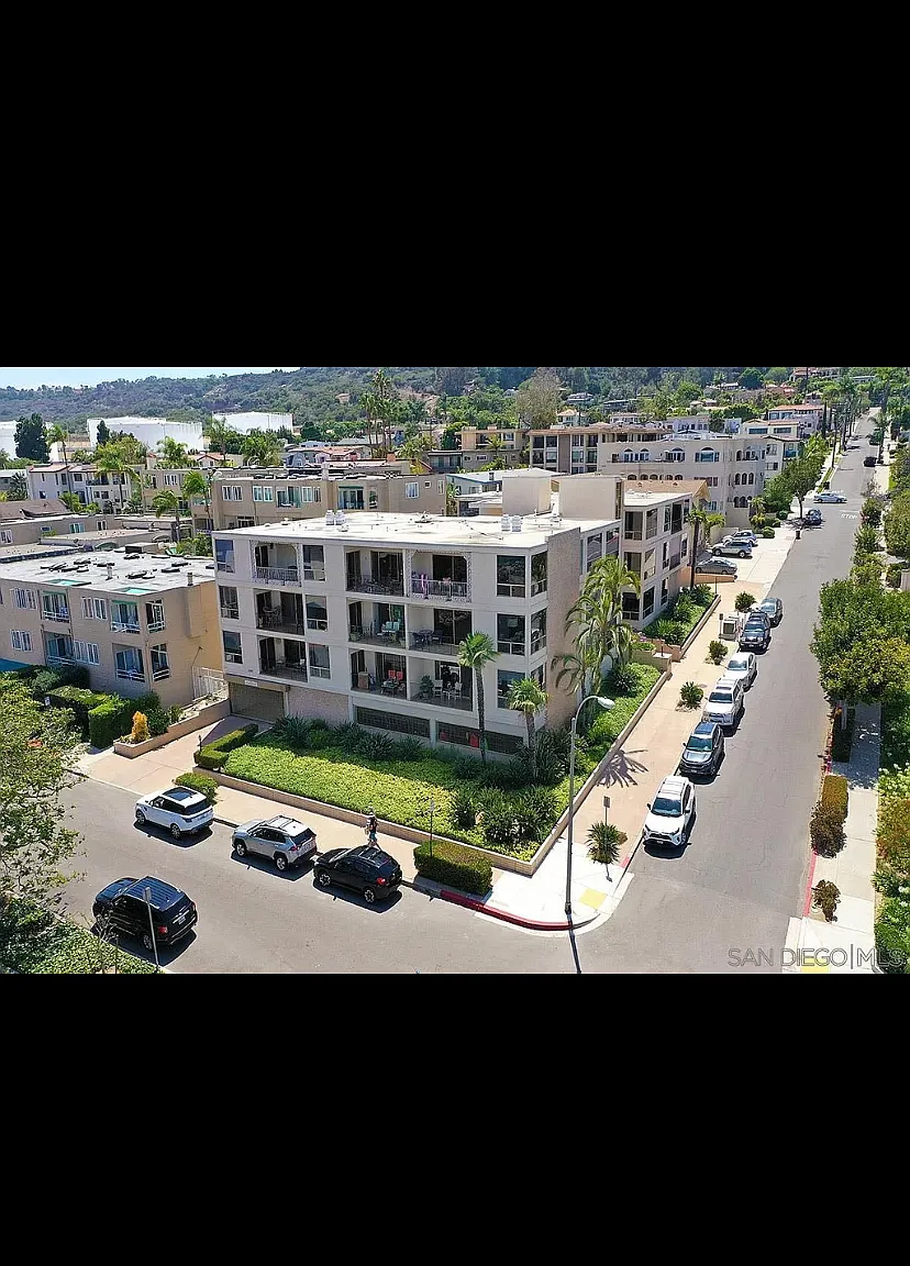 2 bed, 1268 sqft, $4,300 — Photo 1