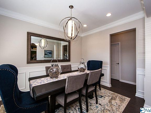 2nd image of 109 Lincoln Gray Cir