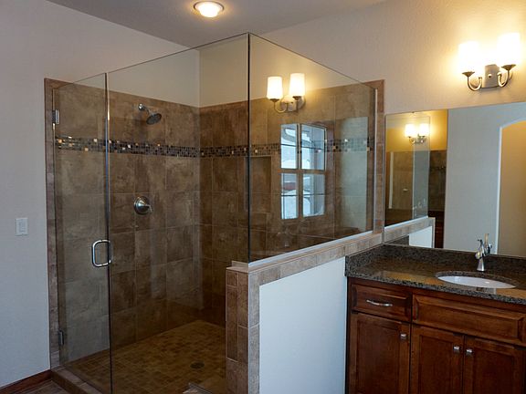 3rd image of 3501 White Oak Way