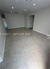 3 bed, 2.0 bath, 1015 sqft, $3,300 — Photo 4