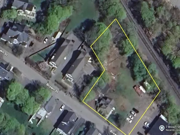 13 Brown St, Ipswich, MA 01938