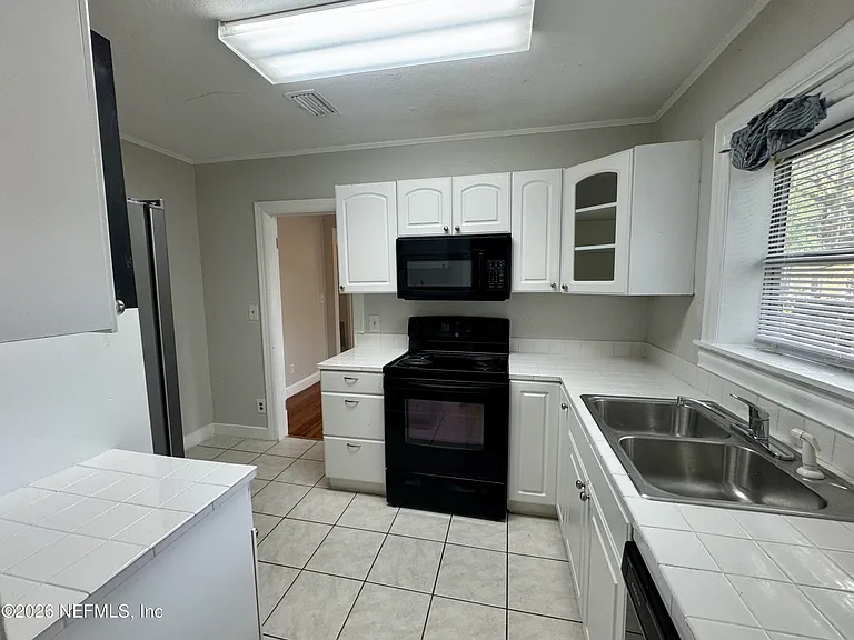 3352 College St — Photo 9