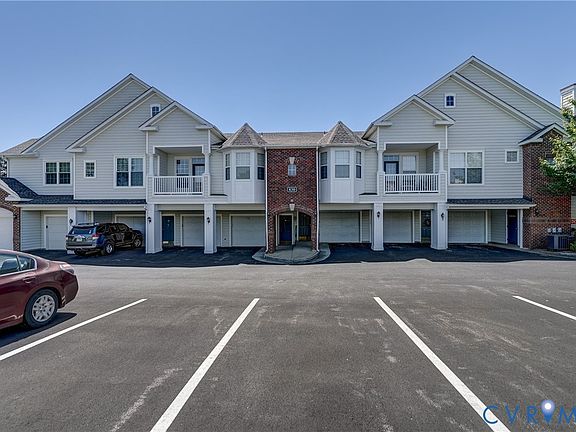 2nd image of 830 Beverley Dr APT 305