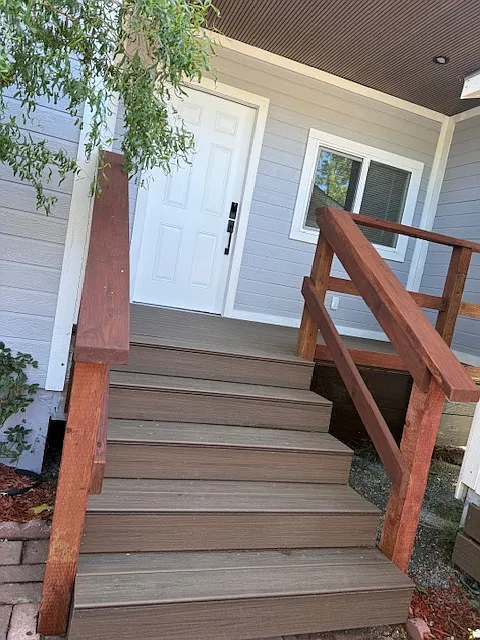 425 Roberta Ave — Photo 2