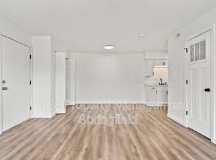 3160 W Greenwood St, Springfield, MO 65807