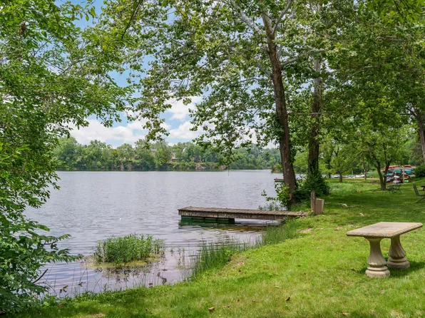 1239 Lake Shore Dr, Columbus, OH 43204