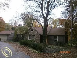 29266 Wellington St photo 1