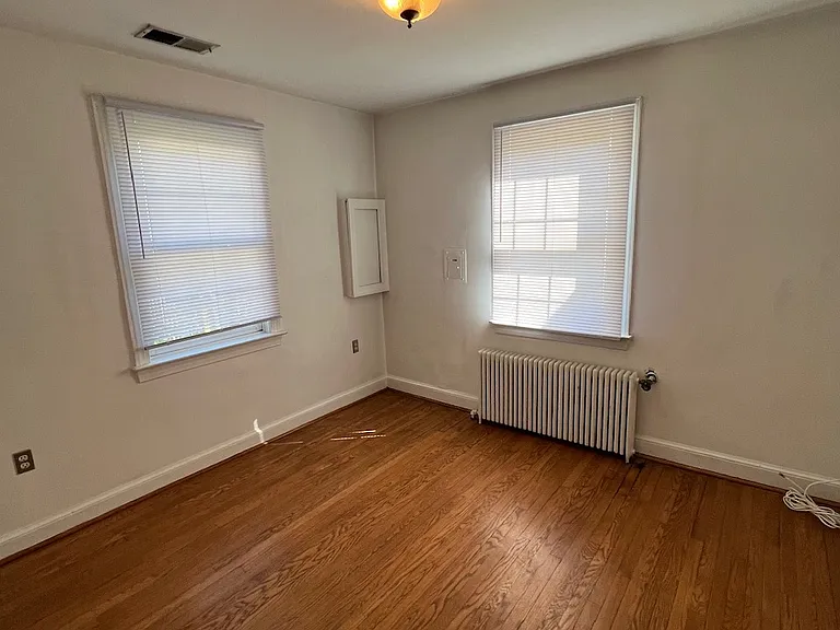 2241 N Harrison St — Photo 15