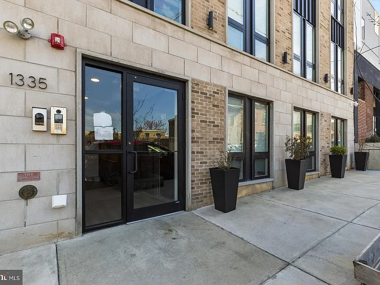 1335 N Marston St #402 — Photo 28