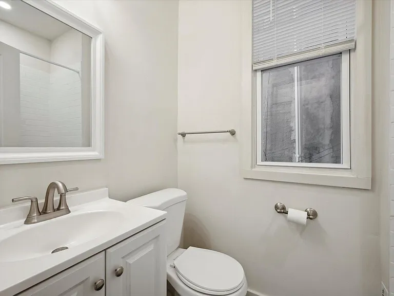 1924 E Passyunk Ave #B — Photo 13