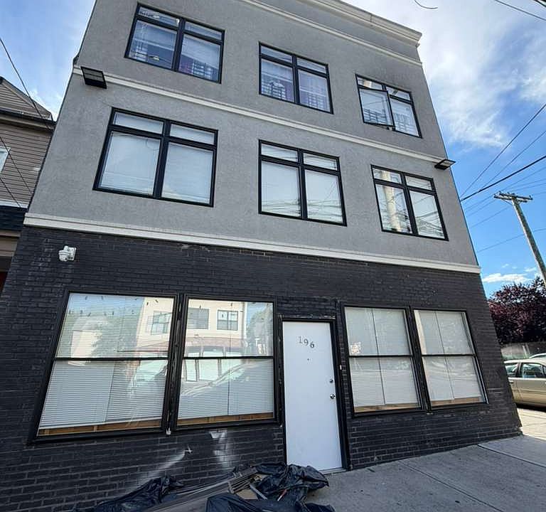 1st image of 269 Rosa Parks Blvd