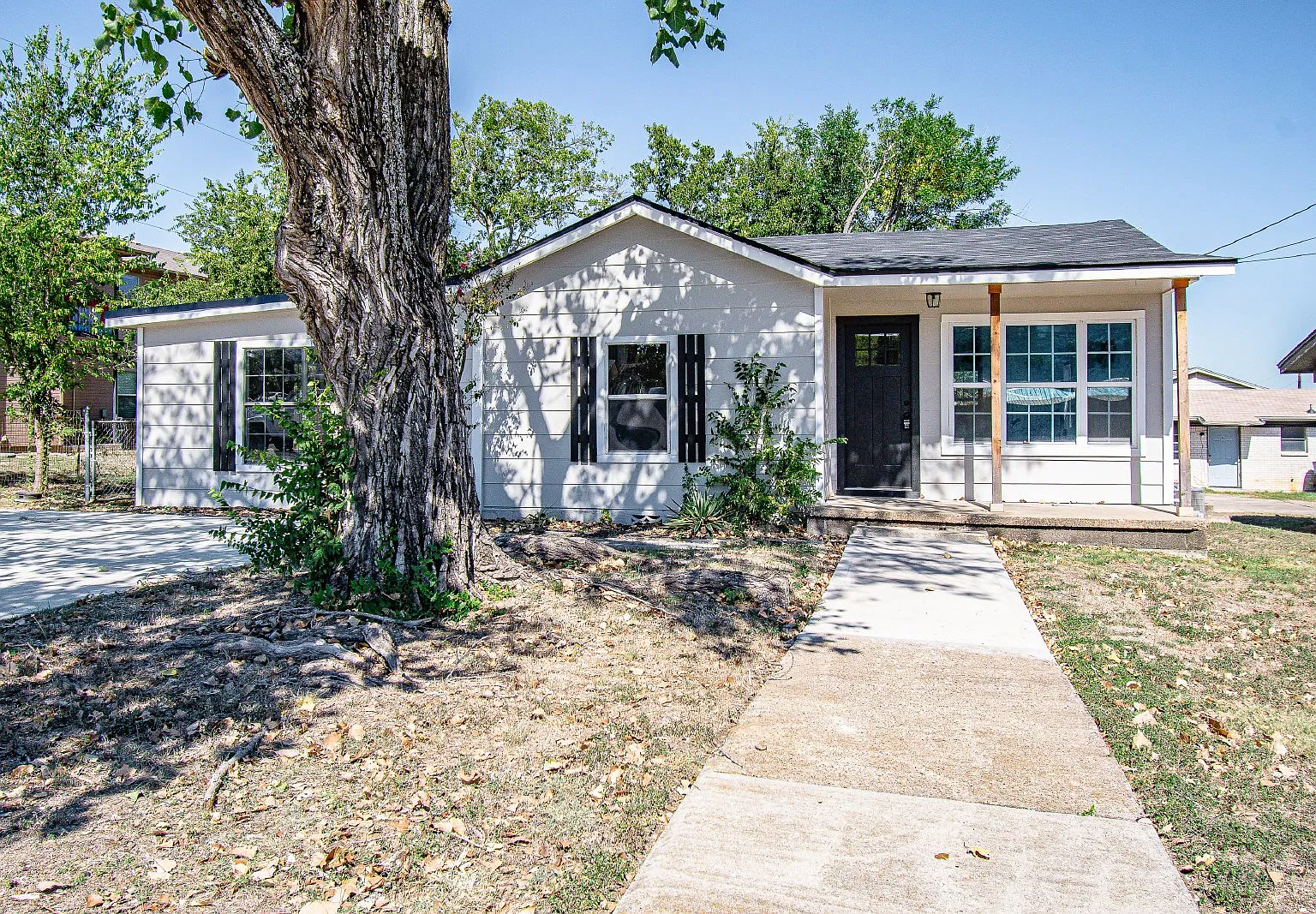 3 bed, 2.0 bath, 1477 sqft, $1,450 — Photo 1