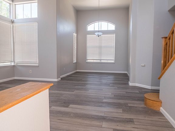 3rd image of 1727 Dawnridge Ct
