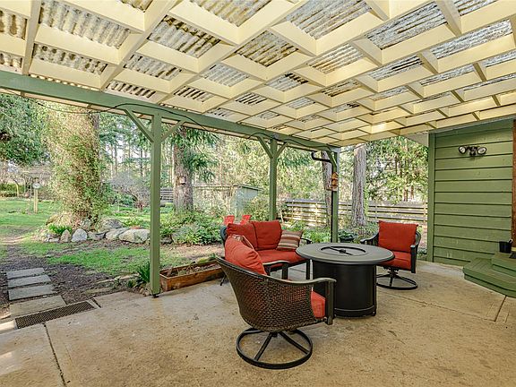 5th image of 126 Maliview Dr