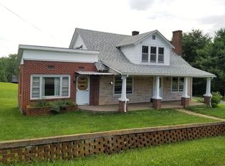 202 Hilltop Dr, Independence, VA 24348