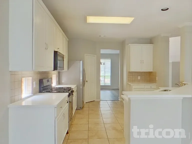 4504 Vista Meadows Dr — Photo 6